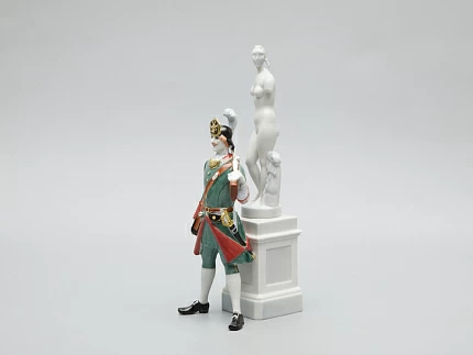 Скульптура Солдат и Венера Петровская Ассамблея арт. 82.51223.00.1 Скульптура Солдат и Венера Петровская Ассамблея арт. 82.51223.00.1