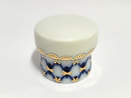 Крышка к графину, форма Цилиндрическая, рисунок Кобальтовая сетка арт 80.05848.00.1 Крышка к графину, форма Цилиндрическая, рисунок Кобальтовая сетка арт 80.05848.00.1