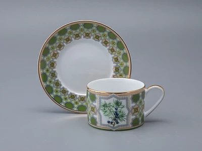 Чашка с блюдцем 250 мл в подарочной упаковке форма Соло рисунок Можжевельник ароматный, арт. 81.33953.00.1 Чашка с блюдцем 250 мл в подарочной упаковке форма Соло рисунок Можжевельник ароматный, арт. 81.33953.00.1