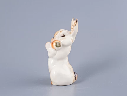 Скульптура Заяц с морковкой № 3 арт. 82.01964.00.1