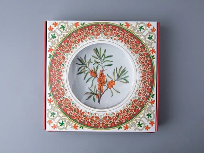 Тарелка декоративная 270 мм в подарочной упаковке форма Европейская рисунок Облепиха сибирская, арт. 81.33947.00.1