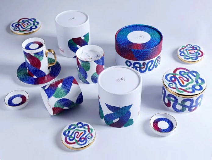 Свеча ароматическая в подарочной упаковке, форма top, рисунок Лунный змей, аромат Северное сияние, арт. 81.33150.00.1,  Свеча ароматическая в подарочной упаковке, форма top, рисунок Лунный змей, аромат Северное сияние, арт. 81.33150.00.1,