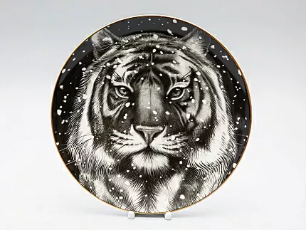 Декоративная тарелка 300 мм в подарочной упаковке, форма Эллипс 2, рисунок Тотем Тигр арт. 81.30083.00.1