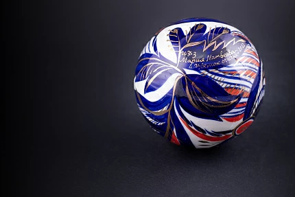 Елочная игрушка Шар, рисунок Цветок счастья, арт 60.15218.00.1