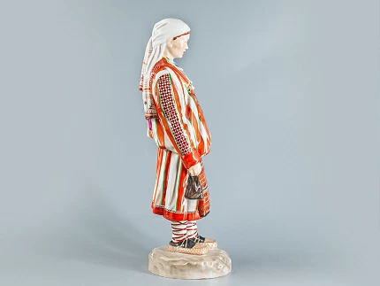 Скульптура Народности России Вотякская женщина арт. 82.66478.00.1