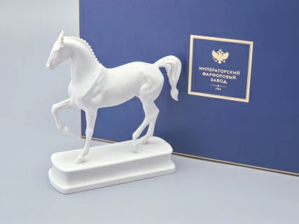 Скульптура в подарочной упаковке, форма Конь Липицциан, рисунок Белый арт. 81.18630.00.1, 