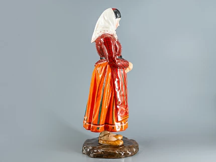 Скульптура Народности России Эстонская женщина арт. 82.69853.00.1