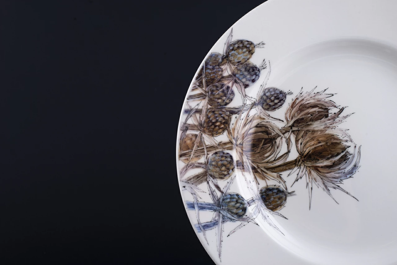 Тарелка Цветущие колючки на форме Плоская арт 60.13553.00.1, 