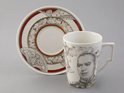 Бокал с блюдцем в подарочной упаковке, форма Гранд, рисунок Маршалы Победы Георгий Жуков, арт. 81.33243.00.1 Бокал с блюдцем в подарочной упаковке, форма Гранд, рисунок Маршалы Победы Георгий Жуков, арт. 81.33243.00.1