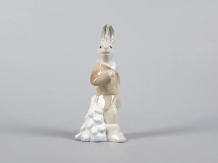 Скульптура Заяц с ёлкой Хвастун арт. 82.43058.00.1, 