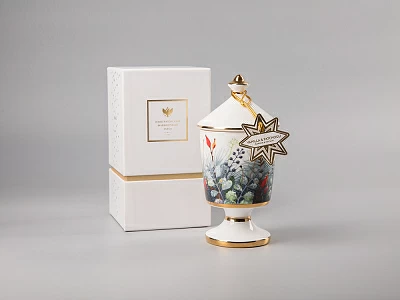 Свеча ароматическая в подарочной упаковке, форма Идиллия рисунок Календа аромат Ваниль Пачули арт. 81.32054.00.1