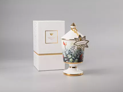 Свеча ароматическая в подарочной упаковке, форма Идиллия рисунок Календа аромат Ваниль Пачули арт. 81.32054.00.1