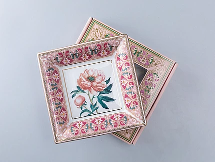 Подставка для мелочей в подарочной упаковке, форма Квадратная, рисунок Дивный Пион, арт 81.34212.00.1 Подставка для мелочей в подарочной упаковке, форма Квадратная, рисунок Дивный Пион, арт 81.34212.00.1