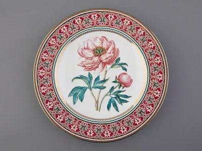 Тарелка декоративная 270 мм в подарочной упаковке, форма Европейская, рисунок Дивный Пион, арт. 81.32771.00.1