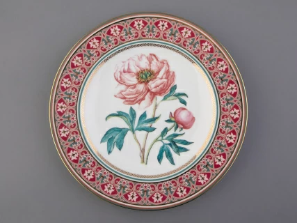 Тарелка декоративная 270 мм в подарочной упаковке, форма Европейская, рисунок Дивный Пион, арт. 81.32771.00.1,  Тарелка декоративная 270 мм в подарочной упаковке, форма Европейская, рисунок Дивный Пион, арт. 81.32771.00.1,