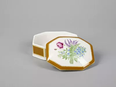 Туалетная коробочка форма Граненая рисунок Люпины арт. 80.59240.00.1