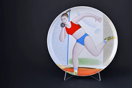 Декоративная тарелка Метательница ядра, на форме Осень 310 мм, арт 60.09772.00.5