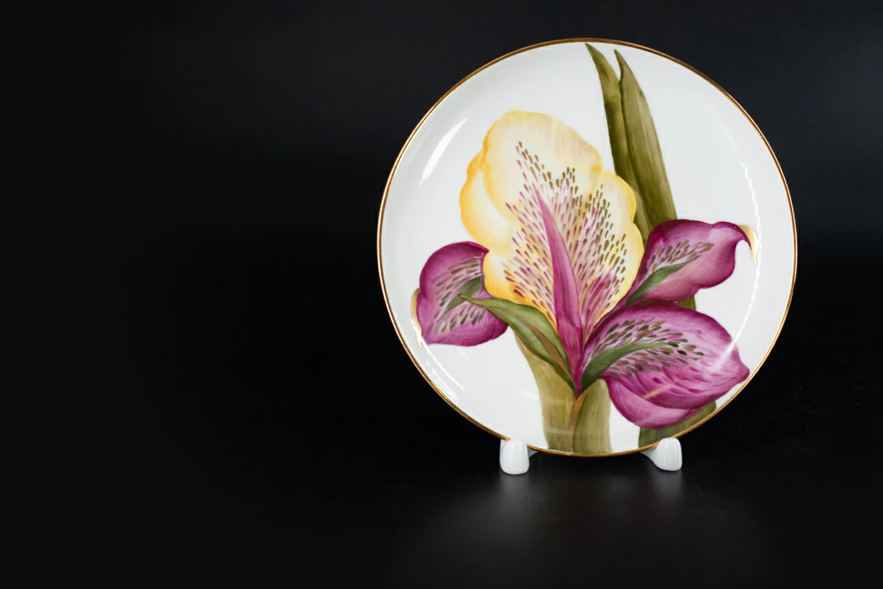 Чашка с блюдцем Пурпурный день, на форме Подарочная, арт 41.00176.00.1, 