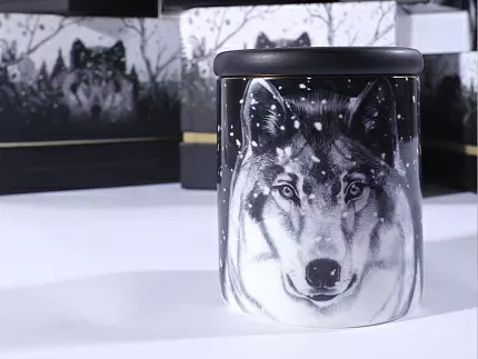 Свеча ароматическая в подарочной упаковке, рисунок Тотем. Волк аромат Тиковое дерево арт. 81.31596.00.1