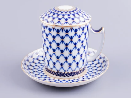 Бокал с блюдцем и с крышкой 380 мл форма Снежное утро рисунок Кобальтовая сетка арт. 81.15425.00.1, 