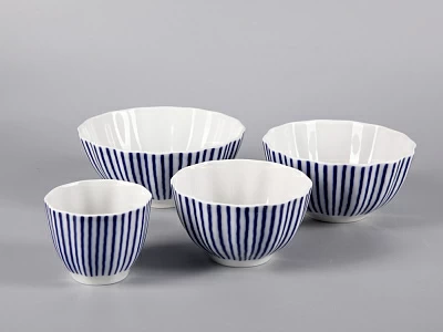 Четырех-предметный комплект Салатников, форма Тюльпан рисунок Французик, арт. 81.30806.00.1 Четырех-предметный комплект Салатников, форма Тюльпан рисунок Французик, арт. 81.30806.00.1