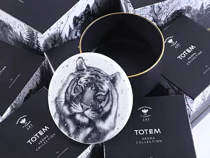 Свеча ароматическая в подарочной упаковке, рисунок Тотем.Тигр аромат Снежный Тигр арт. 81.30081.00.1