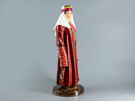 Скульптура Народности России Курдская женщина арт. 82.69850.00.1