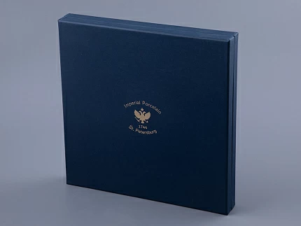 Тарелка декоративная 270 мм в подарочной упаковке, форма Европейская-3 рисунок Маршалы Победы. Сталин И.В., арт. 81.33506.00.1 Тарелка декоративная 270 мм в подарочной упаковке, форма Европейская-3 рисунок Маршалы Победы. Сталин И.В., арт. 81.33506.00.1