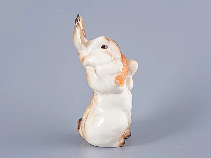 Скульптура Заяц с морковкой № 1 арт. 82.01962.00.1