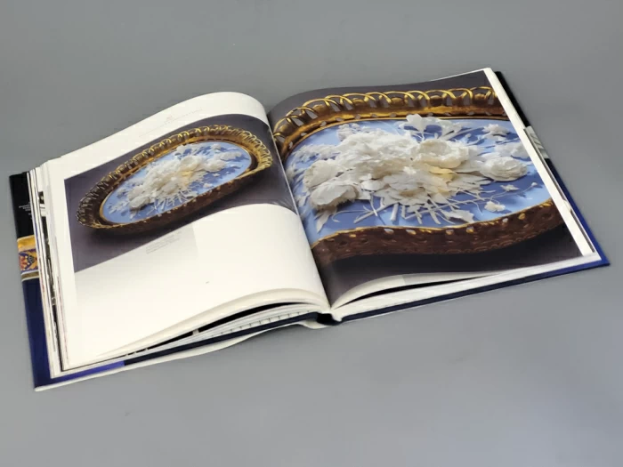 Книга Возвращение легенды. 265 лет Императорскому фарфоровому заводу арт. 14.00005.03, 