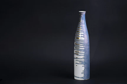 Ваза Таяние на форме Бутыль арт 60.14105.00.1 Ваза Таяние на форме Бутыль арт 60.14105.00.1