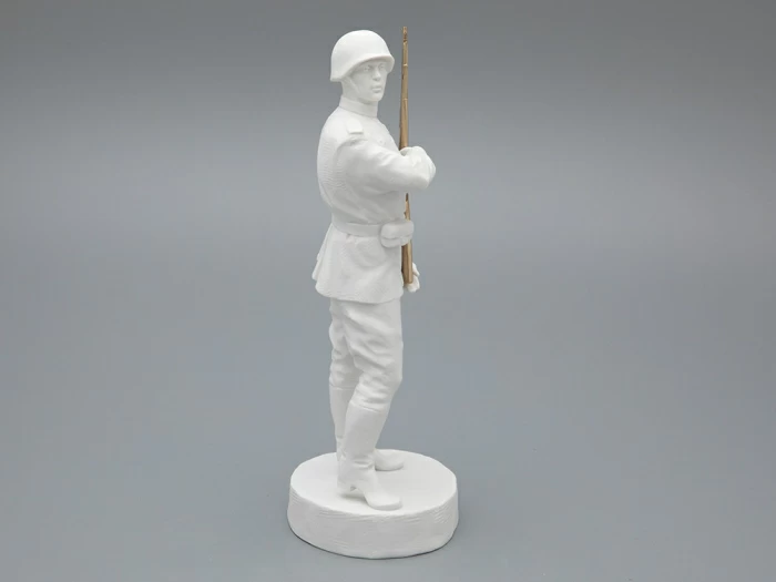 Скульптура Солдат Победы 1945, в подарочной упаковке, Белый бисквит, арт 81.33936.00.1, 