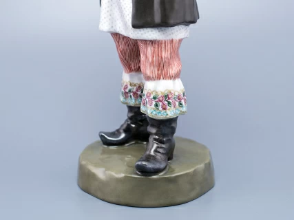 Скульптура Народност России малого размера, Татарин Казанский, арт 82.99368.00.1, 