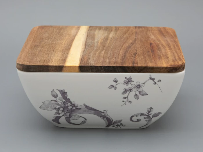 Салатник большого размера с деревянной крышкой форма Стандартная, рисунок Monplaisir Violet в упаковке арт 42.00063.00.1, 