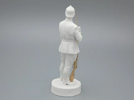 Скульптура Красноармеец Белый, в подарочной упаковке, рисунок Белый бисквит, арт 81.33427.00.1, 