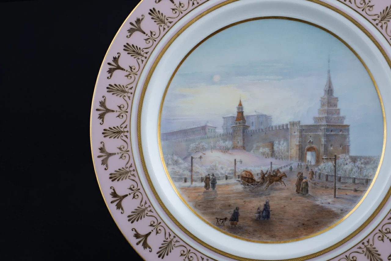 Декоративная тарелка Боровицкие ворота на форме Mazarin, арт 60.02654.00.2, 