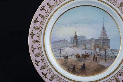 Декоративная тарелка Боровицкие ворота на форме Mazarin, арт 60.02654.00.2 Декоративная тарелка Боровицкие ворота на форме Mazarin, арт 60.02654.00.2