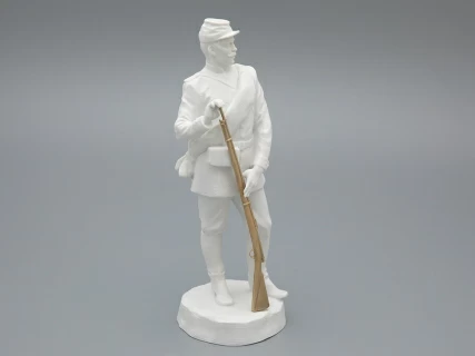 Скульптура Рядовой русской пехоты эпохи Александра II, в подарочной упаковке, рисунок Белый бисквит, арт 81.33425.00.1, 