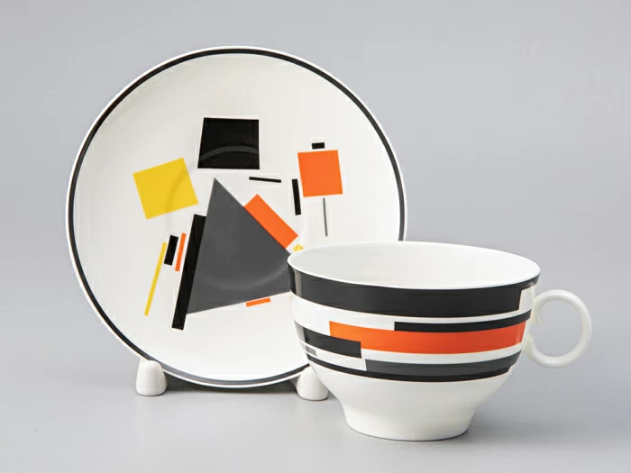 Чашка с блюдцем чайная 160 мл форма Яблочко рисунок Горизонтальное движение арт. 81.26691.00.1, 