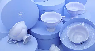 Чашки с блюдцами