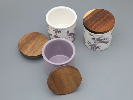 Набор банок с деревянной крышкой (3 предмета) форма Стандартная, рисунок Monplaisir Violet, арт 42.00062.00.1 Набор банок с деревянной крышкой (3 предмета) форма Стандартная, рисунок Monplaisir Violet, арт 42.00062.00.1