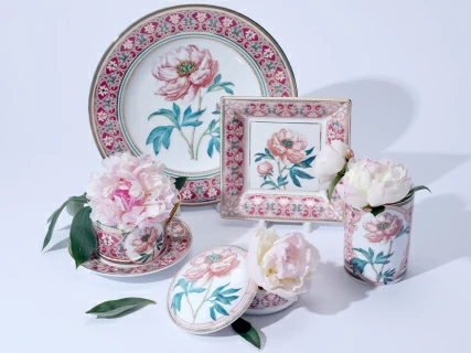 Туалетная коробочка в подарочной упаковке, форма Круглая, рисунок Дивный пион, арт 81.33188.00.1, 