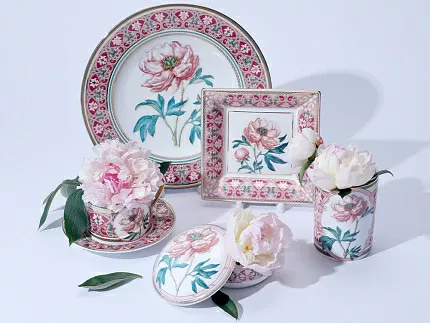 Туалетная коробочка в подарочной упаковке, форма Круглая, рисунок Дивный пион, арт 81.33188.00.1