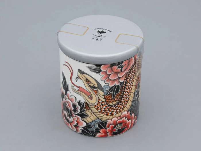 Свеча ароматическая в подарочной упаковке, форма top, рисунок Tattoo SERPENTA аромат Зимний лес, арт. 81.32803.00.1, серпента