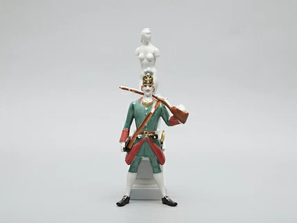 Скульптура Солдат и Венера Петровская Ассамблея арт. 82.51223.00.1 Скульптура Солдат и Венера Петровская Ассамблея арт. 82.51223.00.1