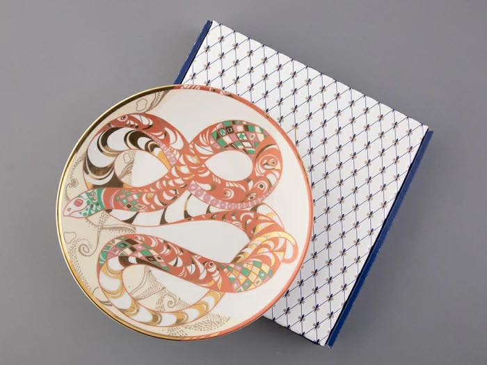 Тарелка декоративная 195 мм в подарочной упаковке, форма Эллипс, рисунок Змей-бороро, артикул 81.33551.00.1, 
