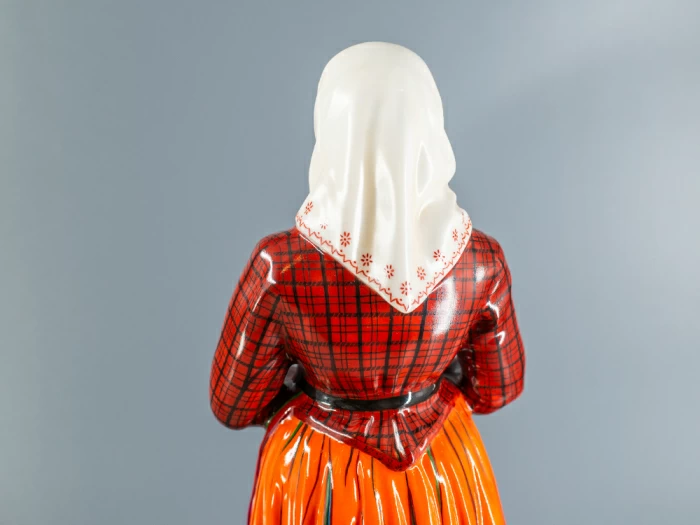 Скульптура Народности России Эстонская женщина арт. 82.69853.00.1, 