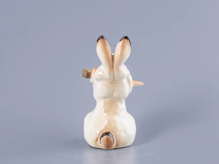 Скульптура Заяц с морковкой № 3 арт. 82.01964.00.1, 