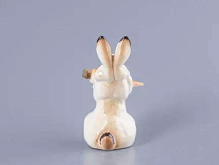 Скульптура Заяц с морковкой № 3 арт. 82.01964.00.1