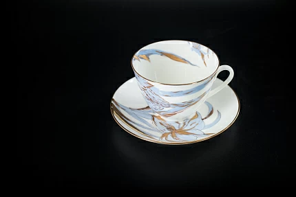 Чашка с блюдцем Любимые Цветы Модерна, на форме Весенняя, арт 61.21000.00.1